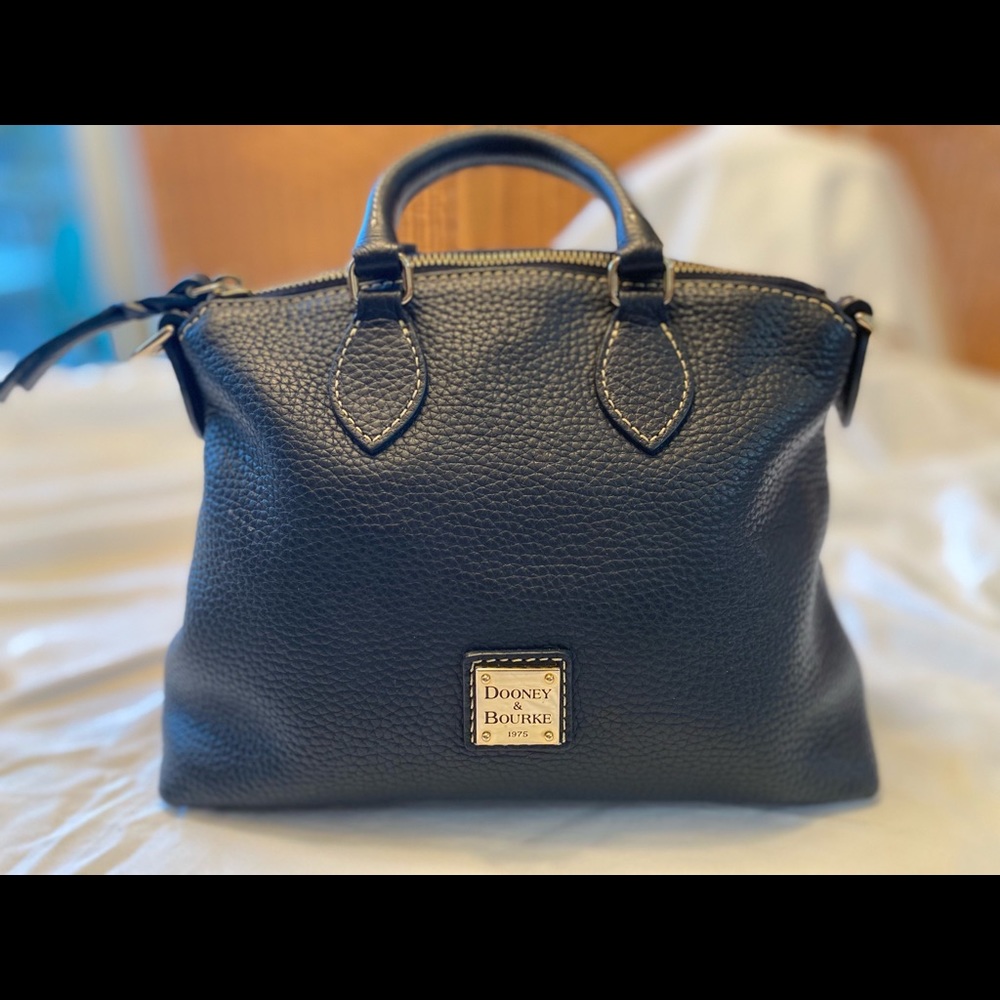 Dooney & Bourke 100% Authentic Leather Navy Tote